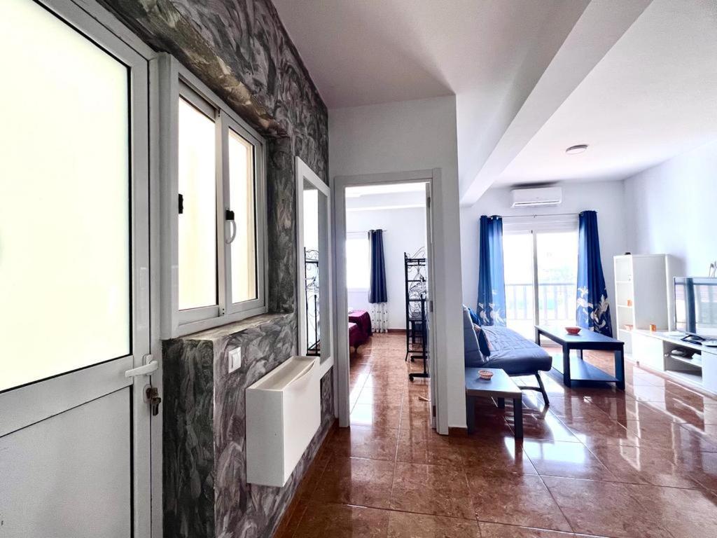 Franmay Apartments: Modern Beach Retreats for Nomads & Families Santa Maria Room photo